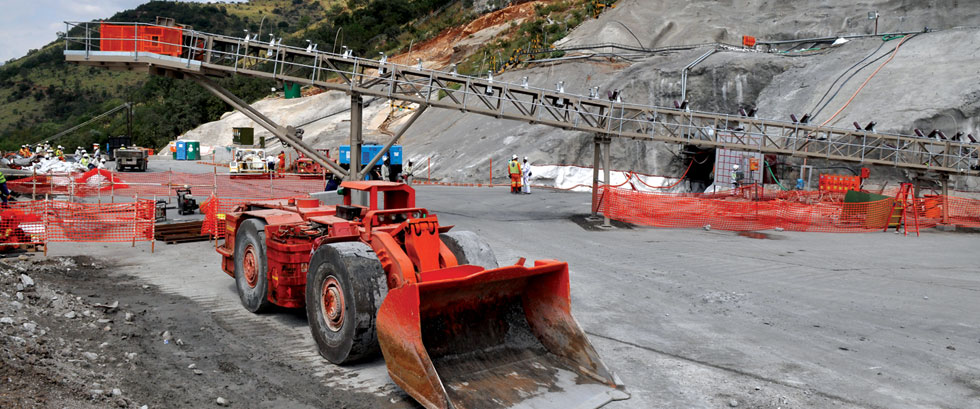 Miners underground [photo]