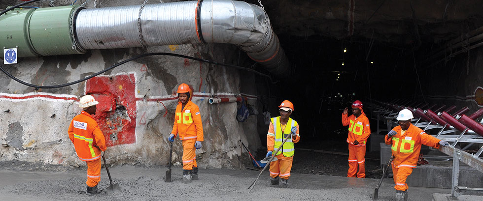 Miners underground [photo]