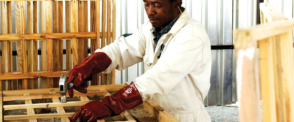 Skills training at the Zondereinde Life centre [photo]