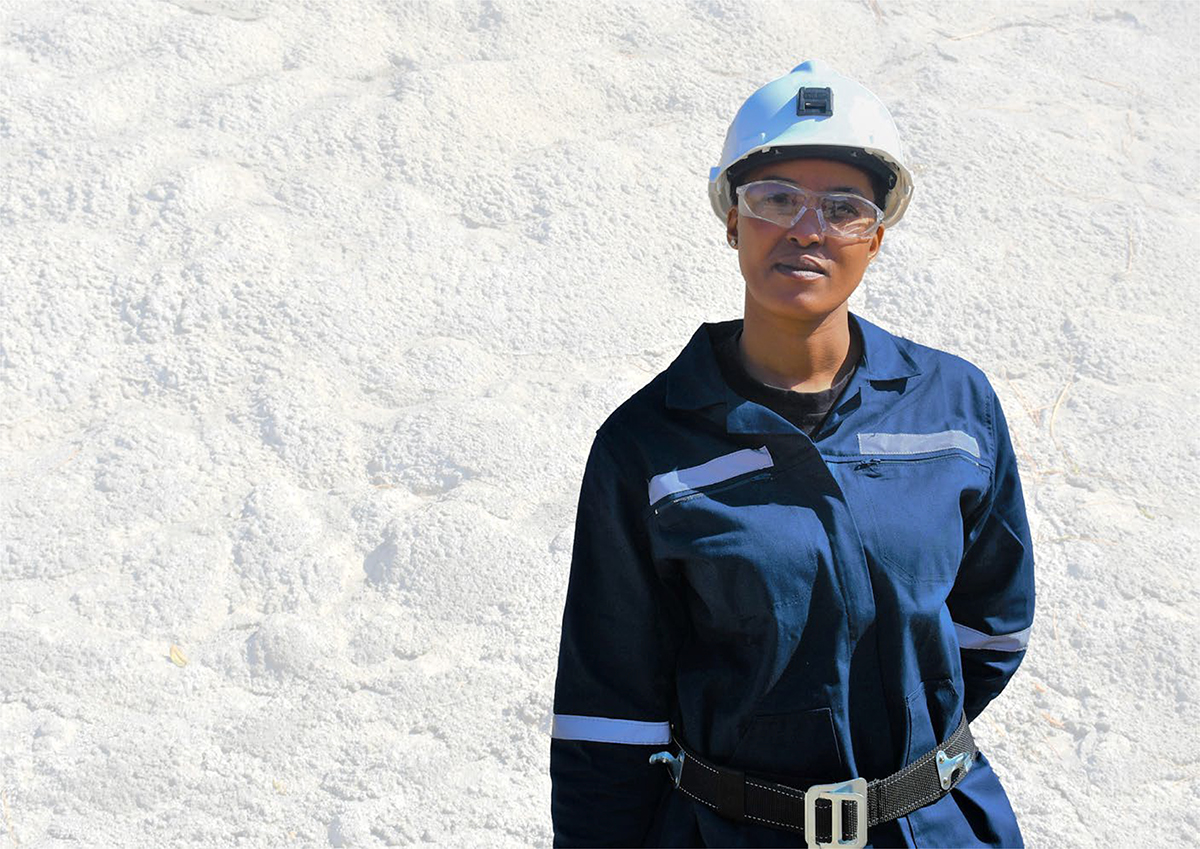 Mine construction assistant [photo]